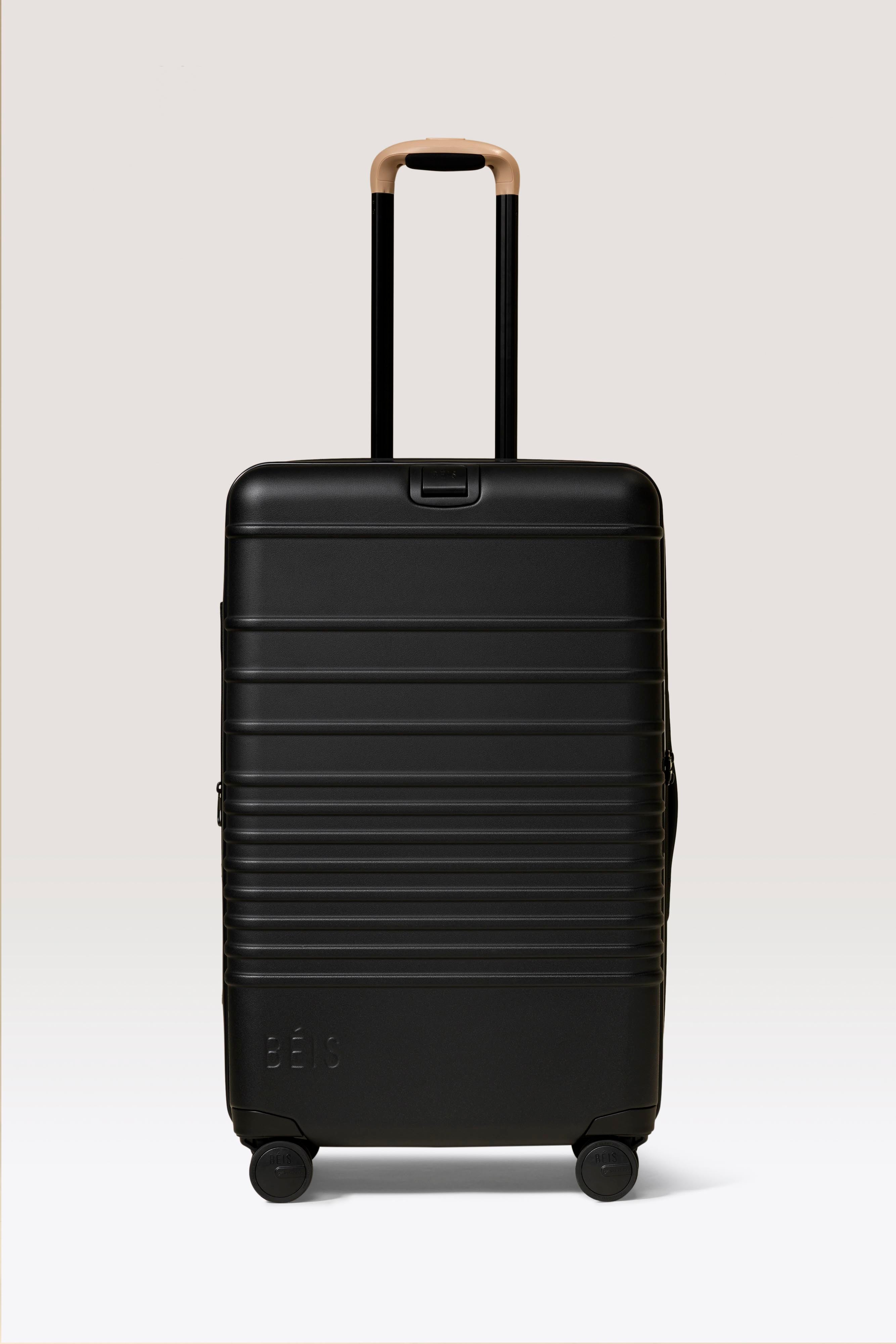 BEIS181402-TheMediumCheckInRoller-Black-Product-0735_6937af05-a339-4073-9e17-f3c7e6980b2c