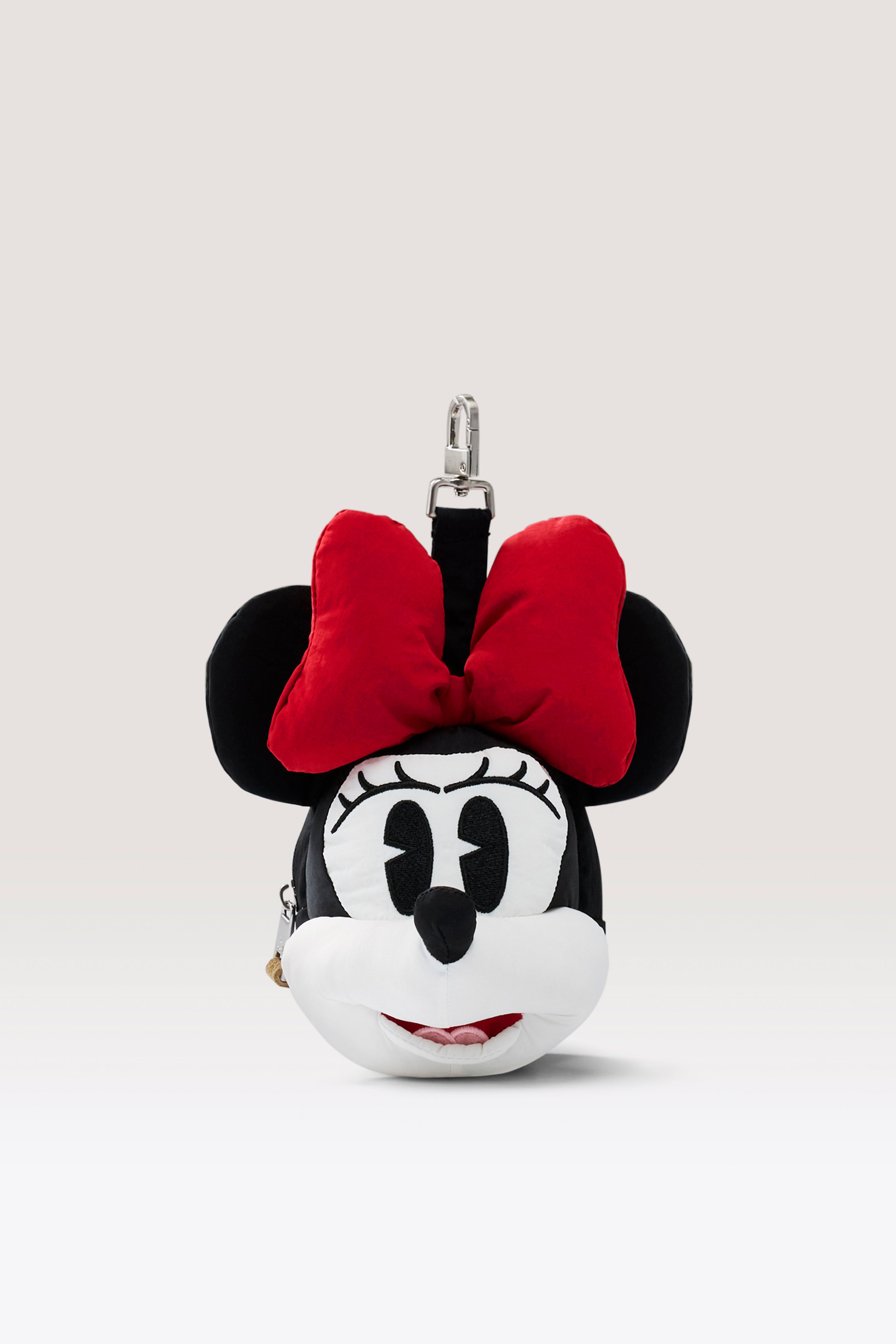 BEIS186701-TheMinnieMouseCharmPouch-Black-Product-0200